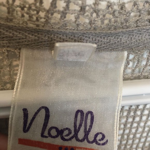 Light Knit Boho Style Top - Picture 4 of 4